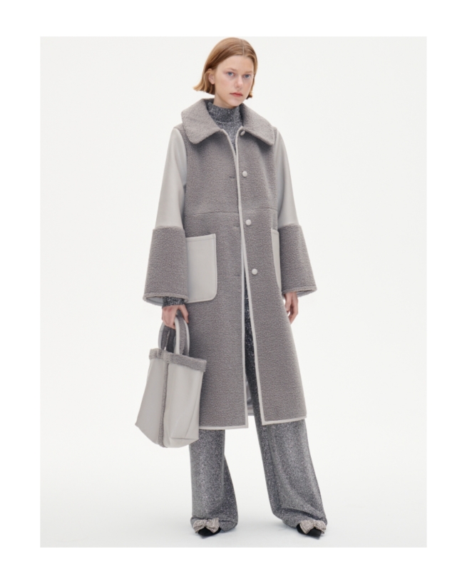 Baum und Pferdgarten - DEA GRÅ FRAKKE