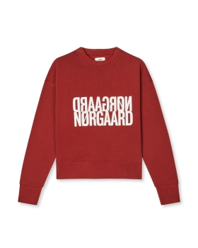 Mads Nørgaard - TILVINA LOGO SWEAT RØD